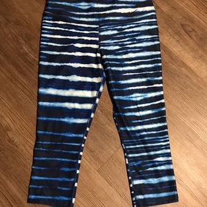 Womens Nike legend Capri leggings